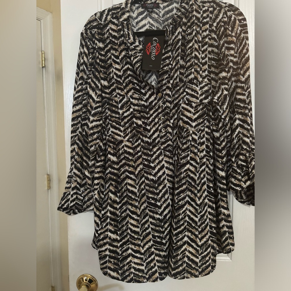 Ladies Top Brand New with Tags size 1X